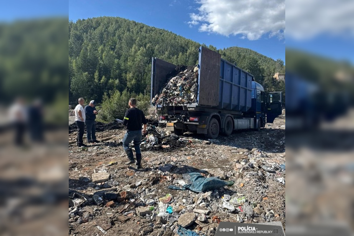 Polícia na Spiši riešila rozsiahlu skládku odpadu, foto 2
