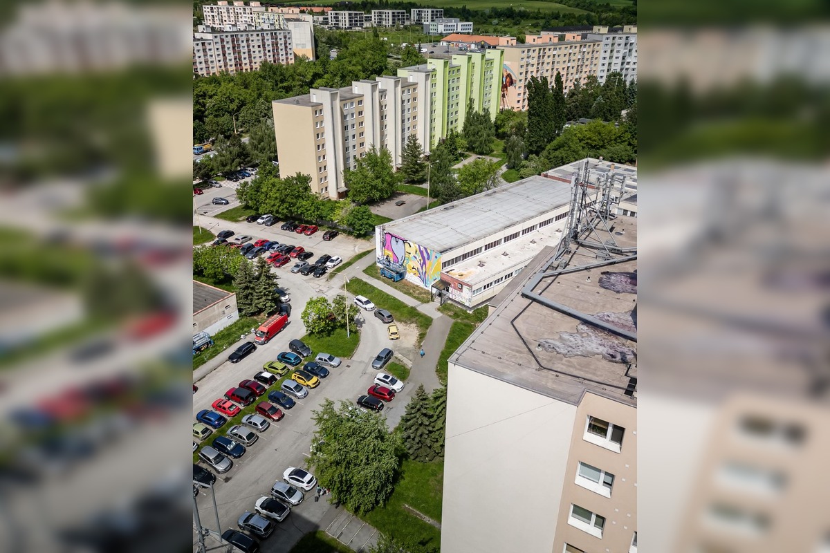 FOTO: Streetart festival na sídlisku KVP mení šedé bytovky na umenie, foto 4