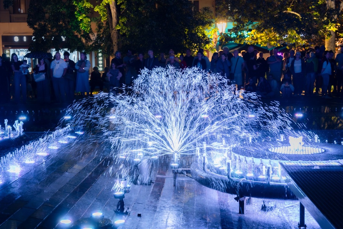 FOTO: Nestihli ste nočnú šou na Spievajúcej fontáne? Z tej nádhery vám padne sánka, foto 6