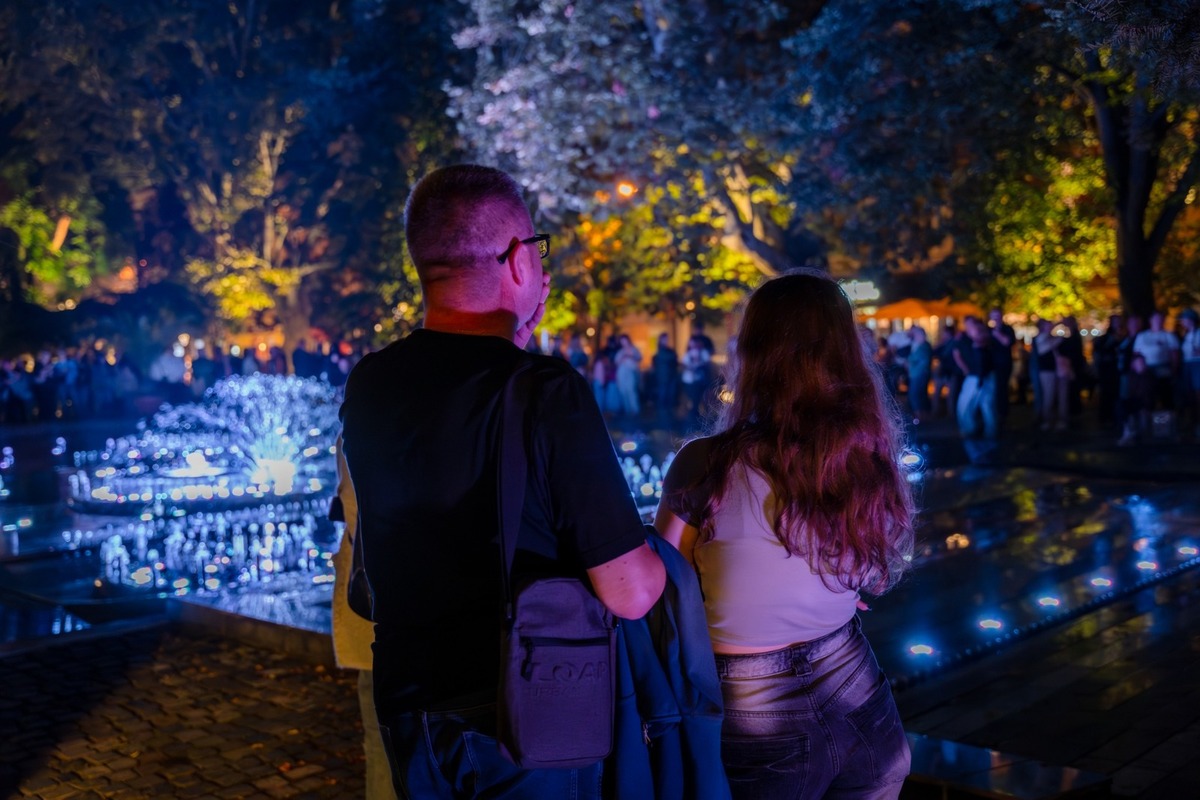 FOTO: Nestihli ste nočnú šou na Spievajúcej fontáne? Z tej nádhery vám padne sánka, foto 7