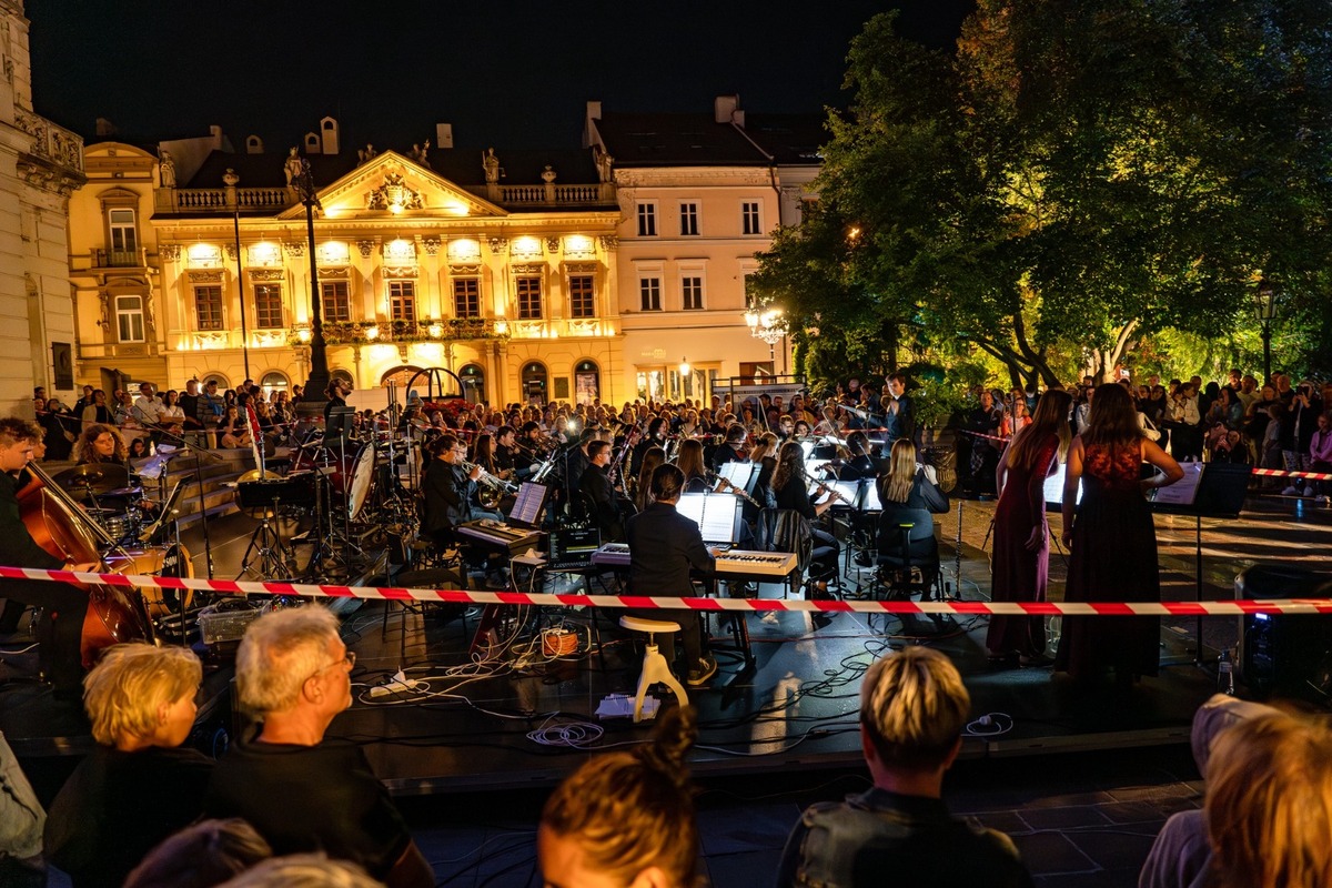 FOTO: Nestihli ste nočnú šou na Spievajúcej fontáne? Z tej nádhery vám padne sánka, foto 9