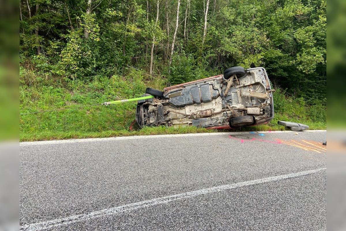 FOTO: Prevrátené auto medzi Švedlárom a Nálepkovom, foto 2