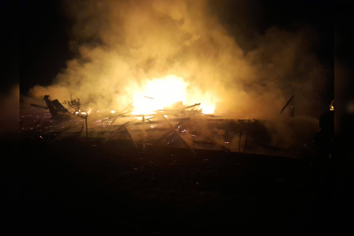 Trebišovskí hasiči bojovali s požiarom v Malých Ozorovciach, foto 3