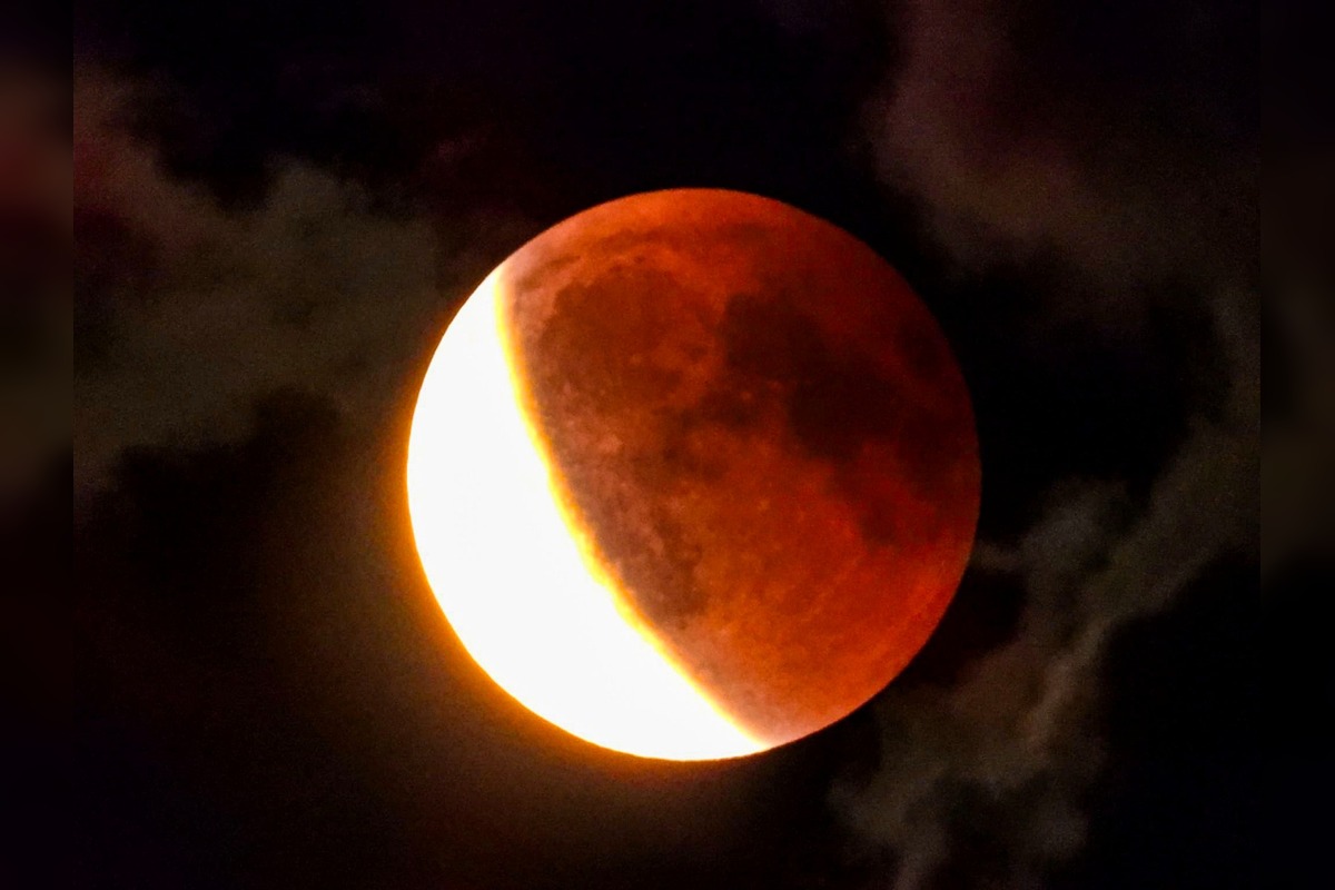 FOTO: Krvavý mesiac nad východom, foto 2