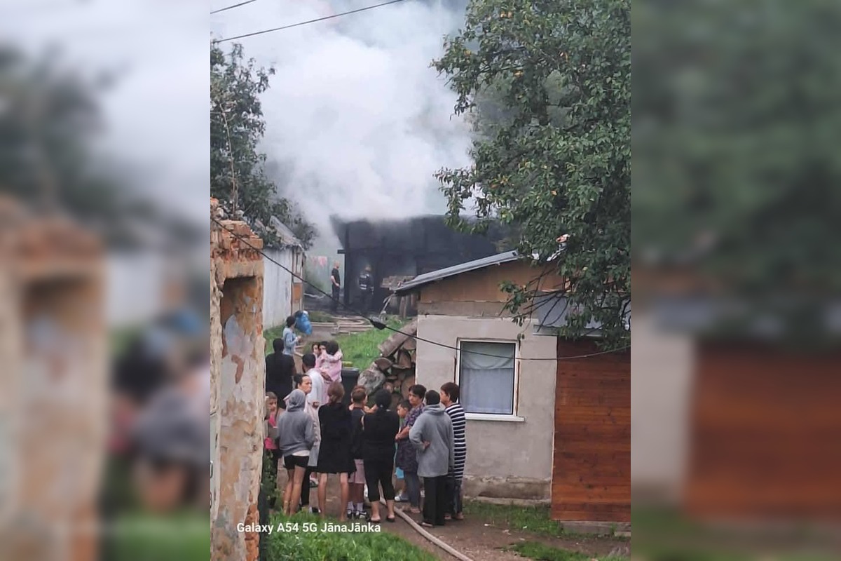 FOTO: Požiar rodinného domu vo Švedlári, foto 2