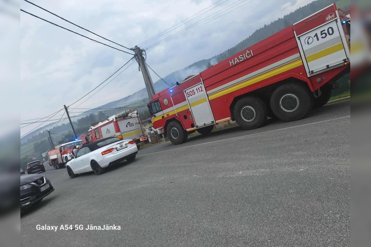 FOTO: Požiar rodinného domu vo Švedlári, foto 3
