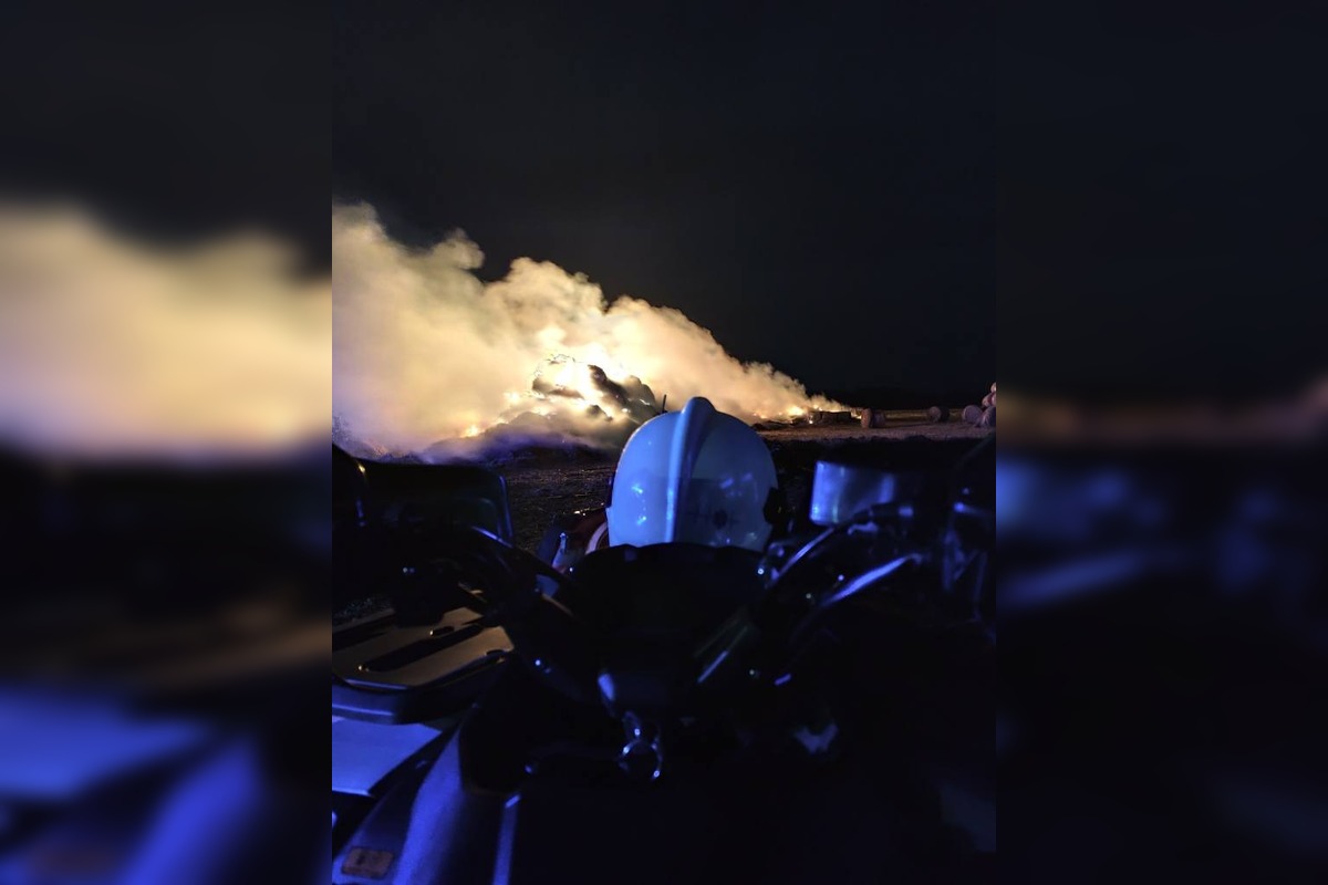 FOTO: Požiar balíkov slamy vo Vojčiciach, foto 11