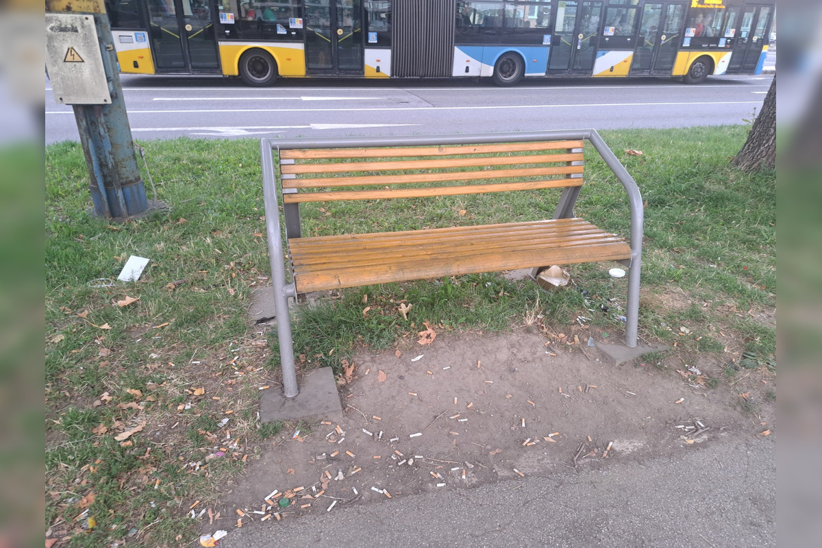 FOTO: Na Námestí Jána Matheo to začína vyzerať ako na Luníku IX, foto 2