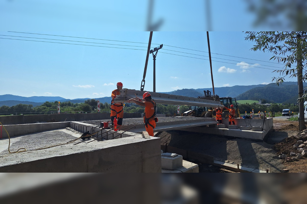 FOTO: Výstavba mosta v Olcnave napreduje neuveriteľnou rýchlosťou, foto 3