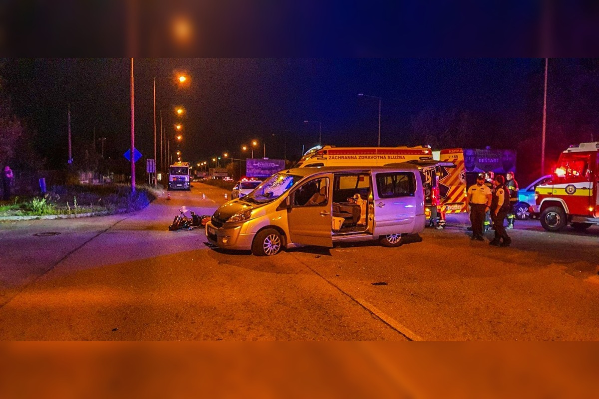 FOTO: Tragická nehoda auta s motorkárom v Košiciach, foto 1