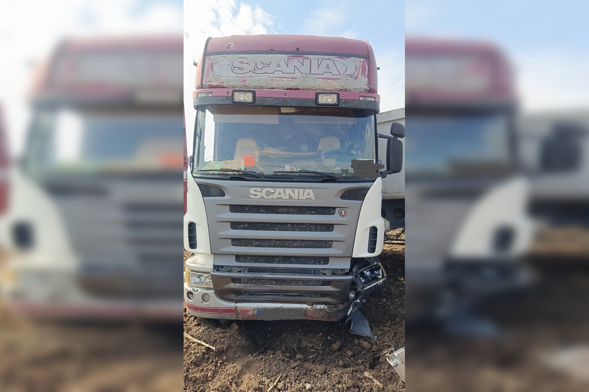 FOTO: Nehoda kamióna medzi Turňou nad Bodvou a Drienovcom, foto 1