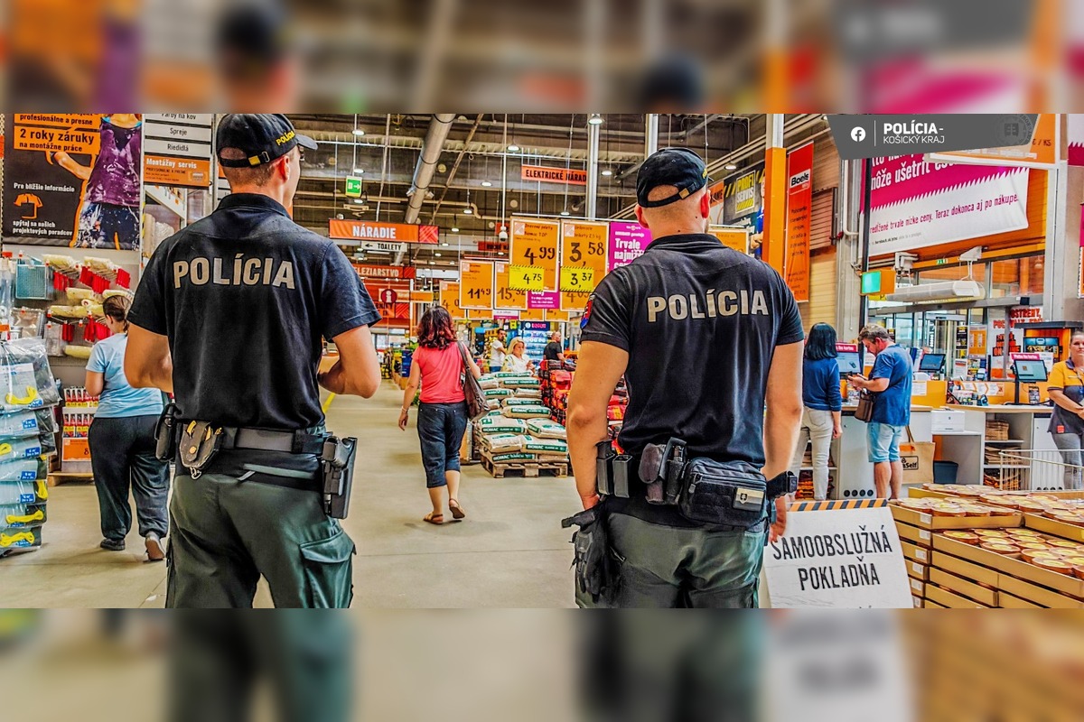 FOTO: Policajti v Košickom kraji chytali zlodejov priamo v obchodoch, foto 1