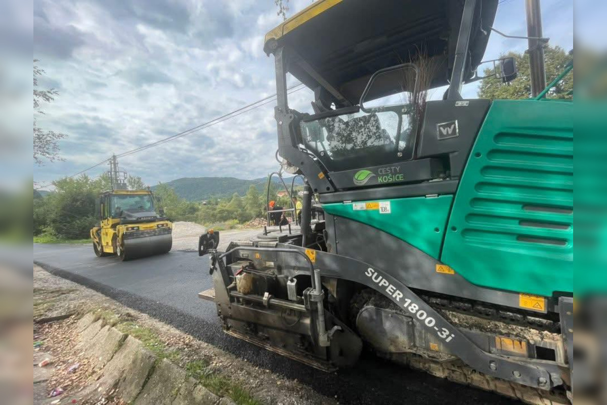 FOTO: V Richnave sa miestni obyvatelia tešia z novej cesty, foto 1