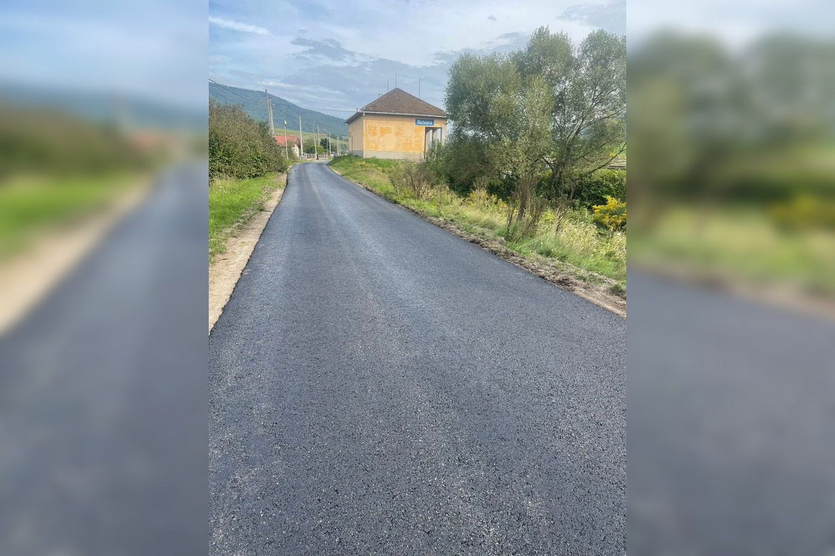 FOTO: V Richnave sa miestni obyvatelia tešia z novej cesty, foto 4