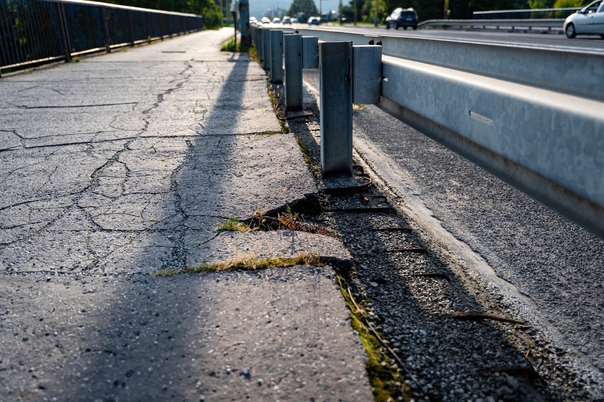 FOTO: V Košiciach sa začínajú opravovať ďalšie cesty, foto 5