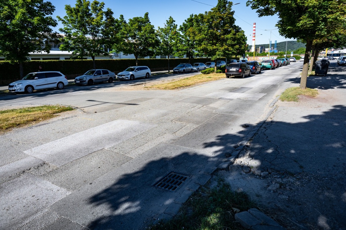 FOTO: V Košiciach sa začínajú opravovať ďalšie cesty, foto 3