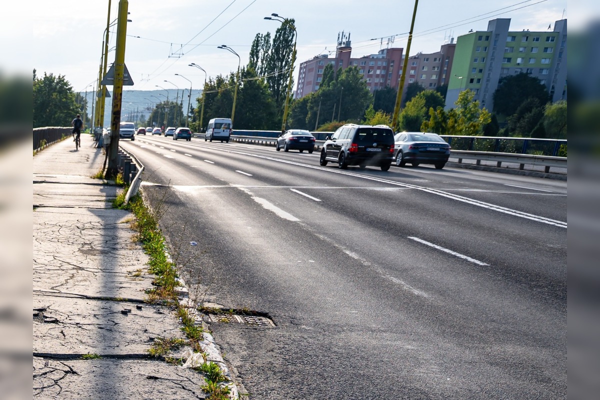 FOTO: V Košiciach sa začínajú opravovať ďalšie cesty, foto 6
