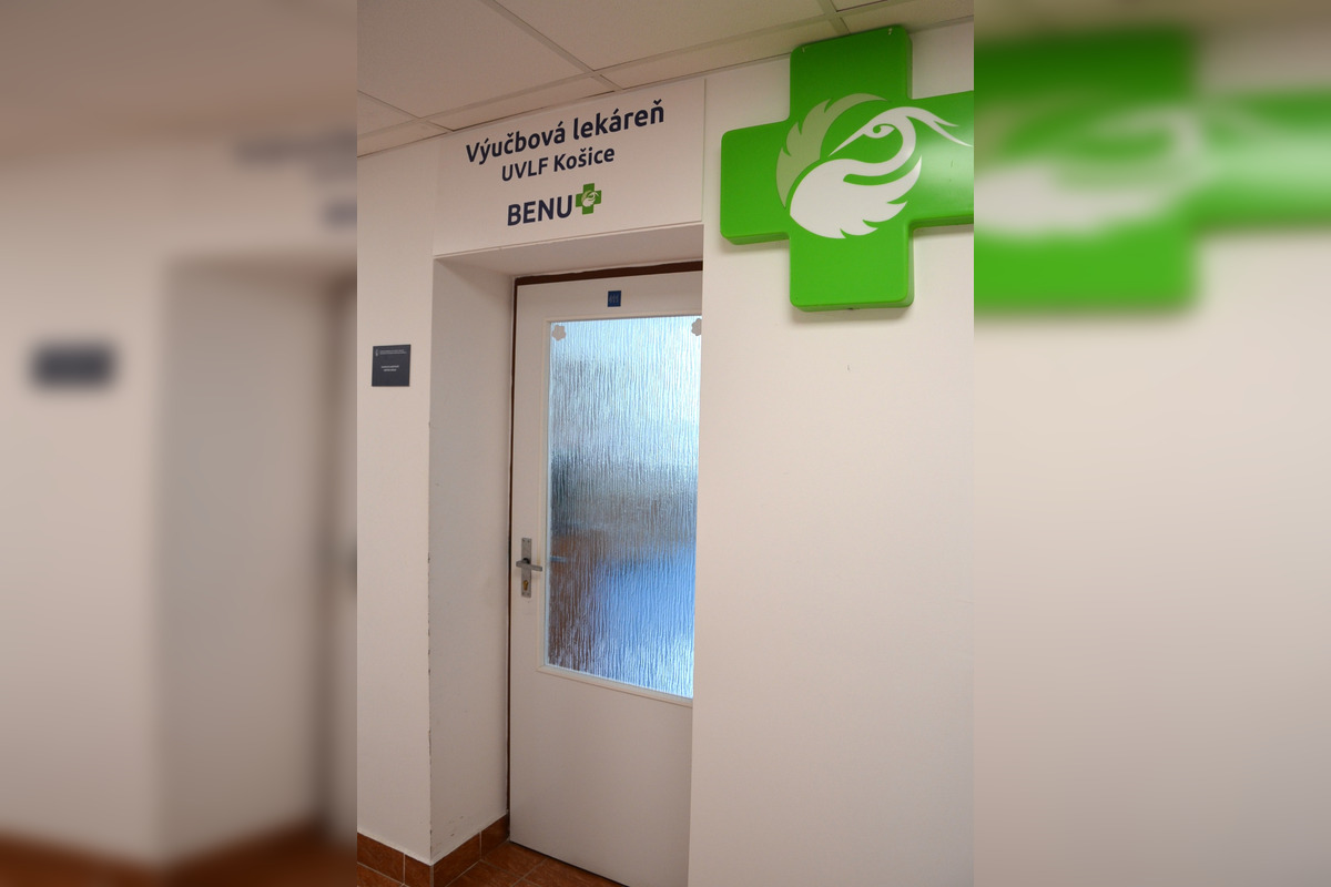 FOTO: Nová výučbová lekáreň teší košických študentov farmácie, foto 3