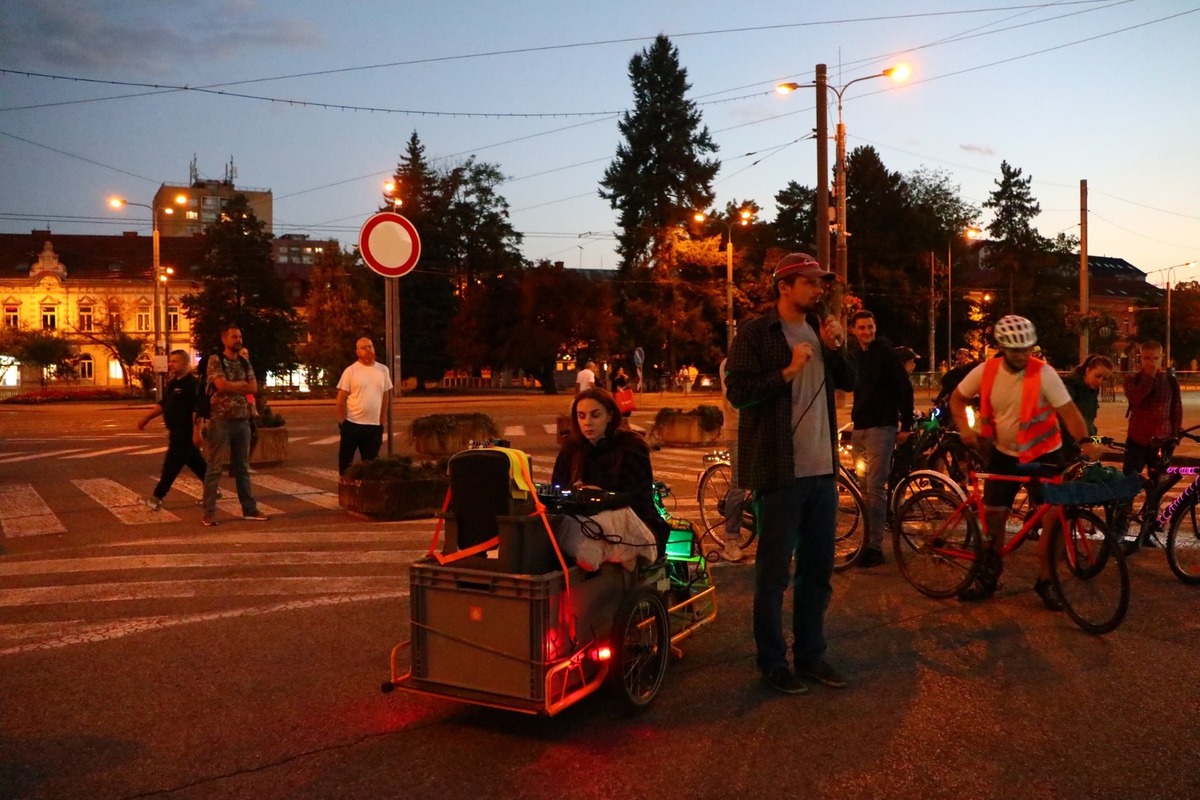 FOTO: Svetielková cyklojazda, historické vozidlá aj výstava autobusov, takto vyzeral víkend bez áut, foto 6
