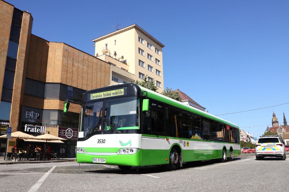 FOTO: Svetielková cyklojazda, historické vozidlá aj výstava autobusov, takto vyzeral víkend bez áut, foto 11