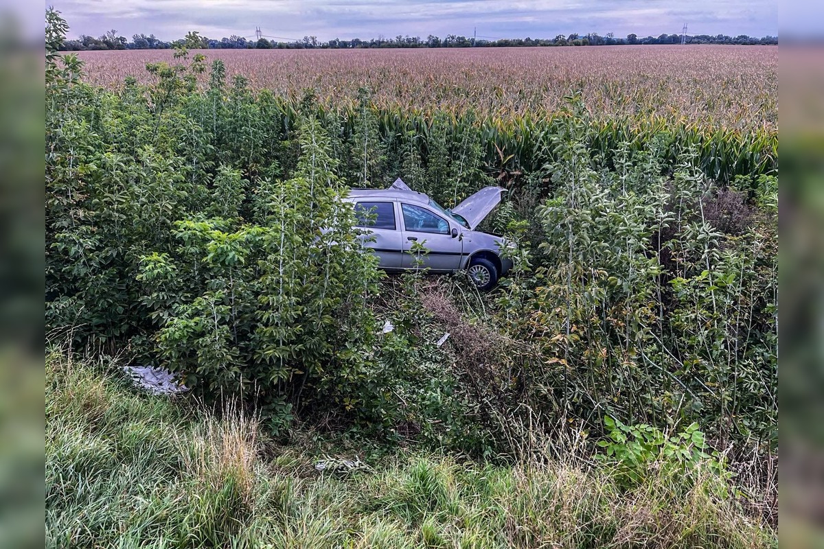 FOTO: Čelná zrážka áut medzi Trhovišťom a Horovcami, foto 2