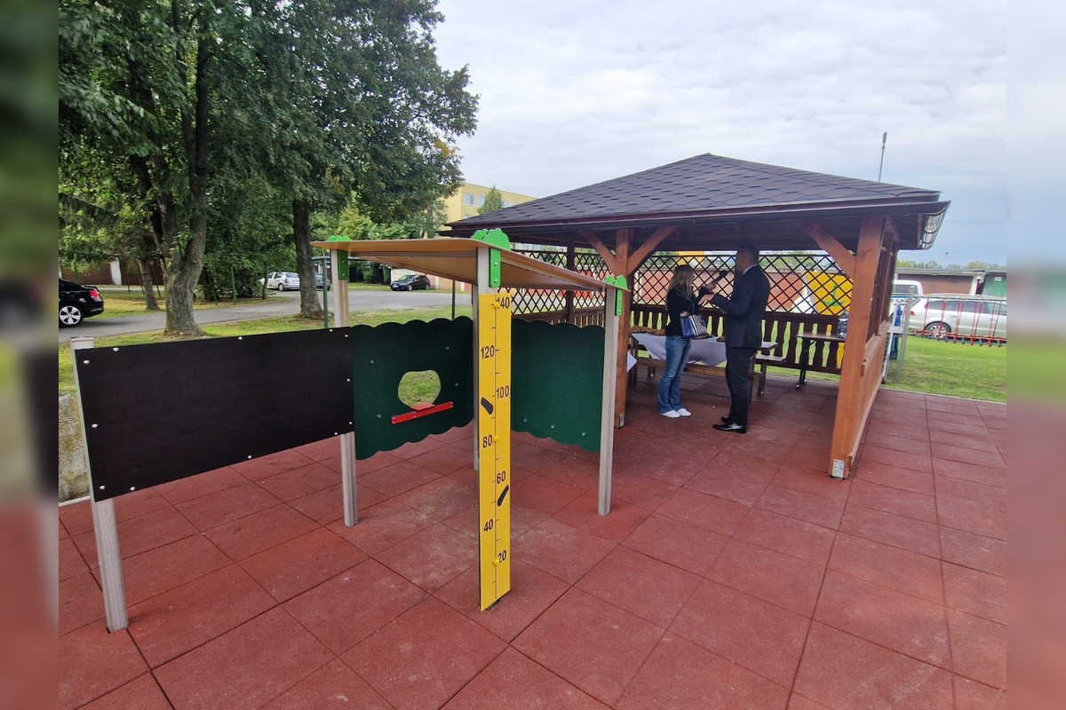 FOTO: Nové inkluzívne ihrisko v Trebišove, foto 1