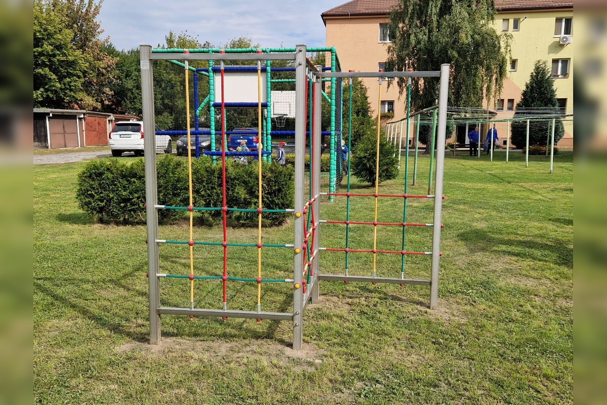 FOTO: Nové inkluzívne ihrisko v Trebišove, foto 6