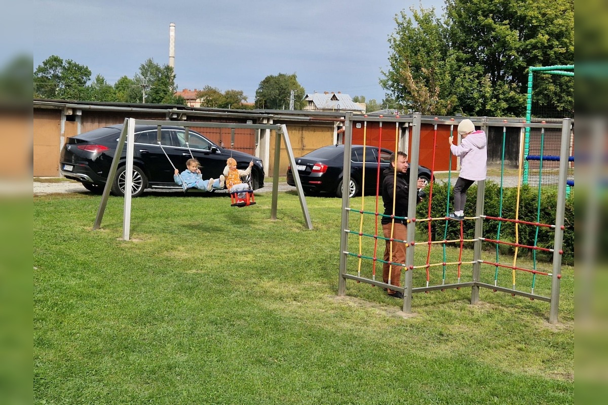 FOTO: Nové inkluzívne ihrisko v Trebišove, foto 7