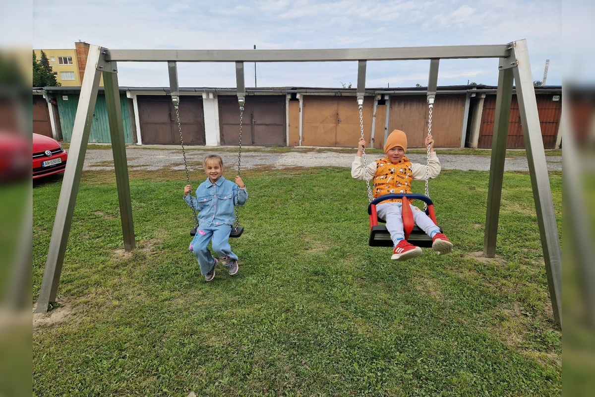 FOTO: Nové inkluzívne ihrisko v Trebišove, foto 13