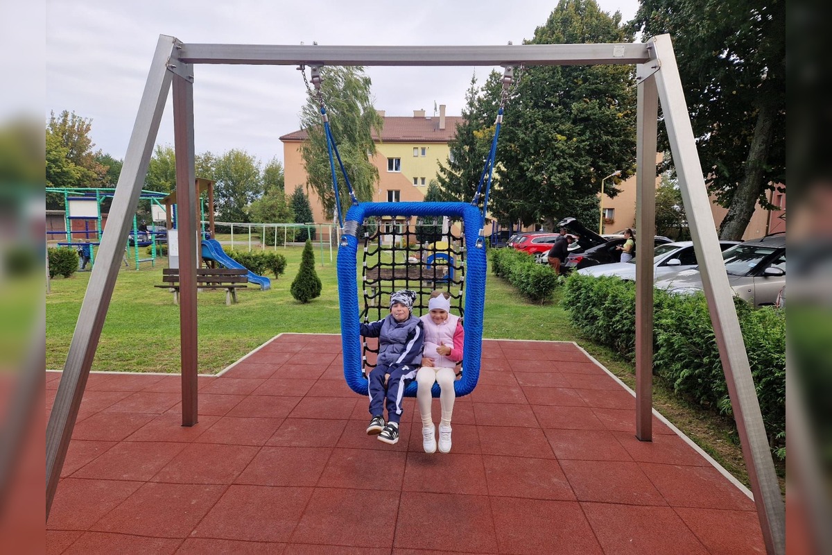 FOTO: Nové inkluzívne ihrisko v Trebišove, foto 15