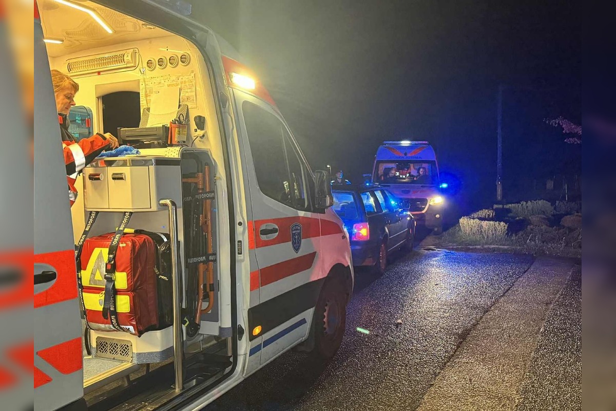 FOTO: Tragická nehoda auta s chodcom v Mníšku nad Hnilcom, foto 2