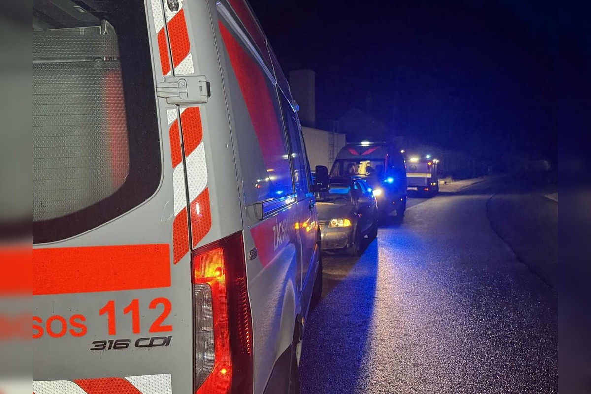 FOTO: Tragická nehoda auta s chodcom v Mníšku nad Hnilcom, foto 4