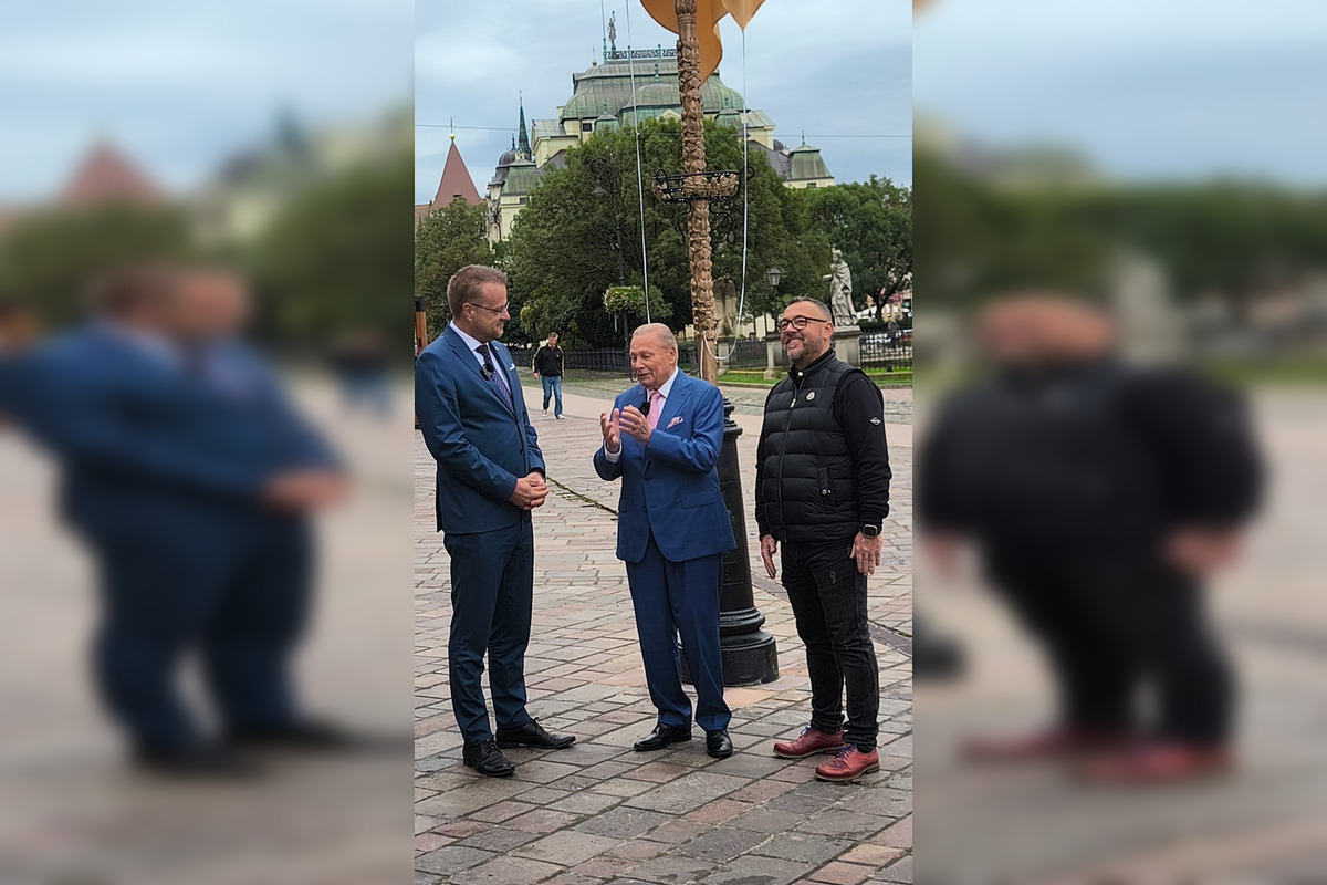 FOTO: Starosta košickej mestskej časti Staré mesto odovzdal opravené hstorické hodiny R. Schusterovi, foto 3