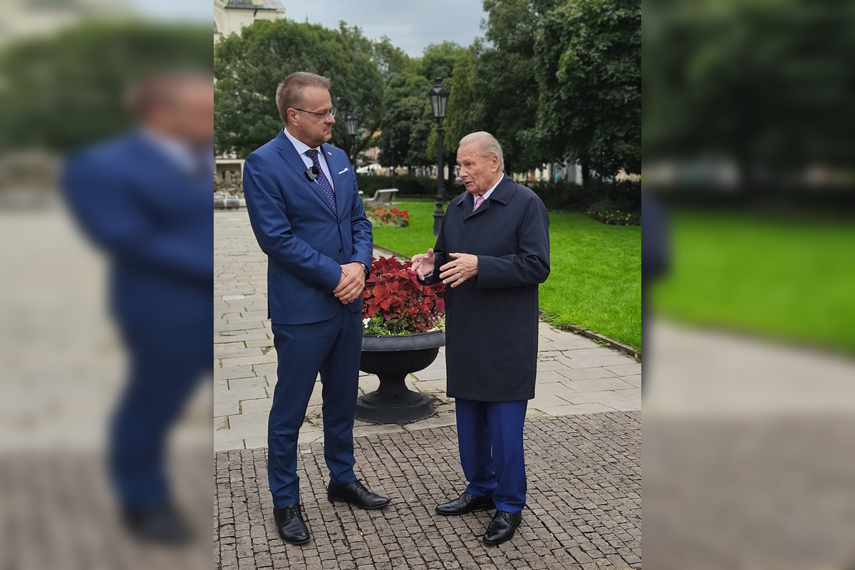 FOTO: Starosta košickej mestskej časti Staré mesto odovzdal opravené hstorické hodiny R. Schusterovi, foto 6