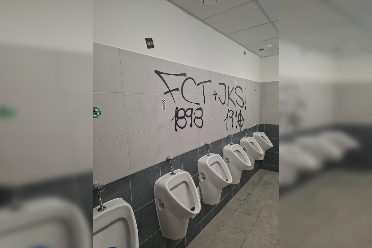 FOTO: Derby Prešov vs. Košice. Vandalizmus a ostré odkazy fanúšikov pokračujú, foto 5