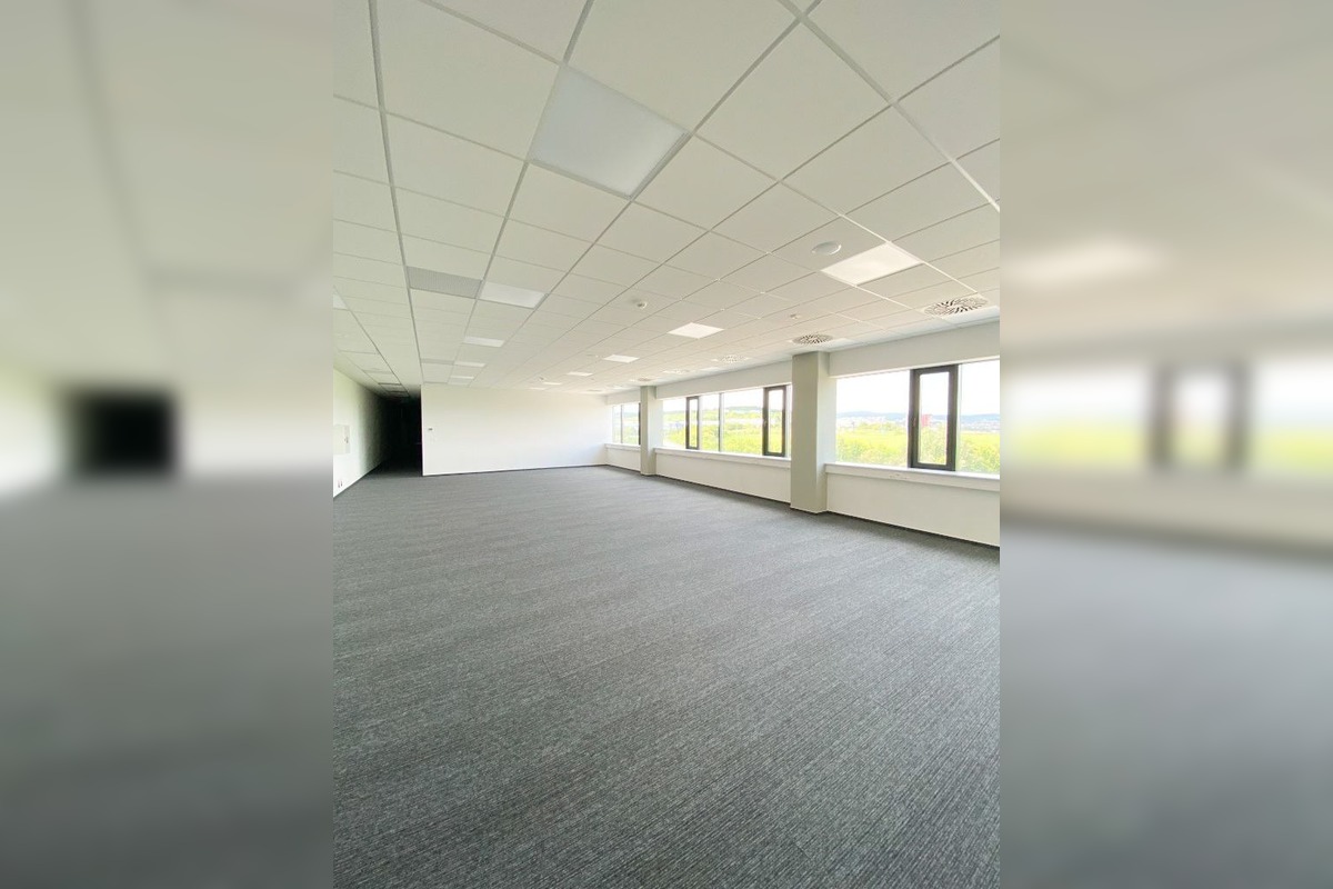 FOTO: Nový čínsky investor v Košiciach prináša stovky pracovných miest, foto 5