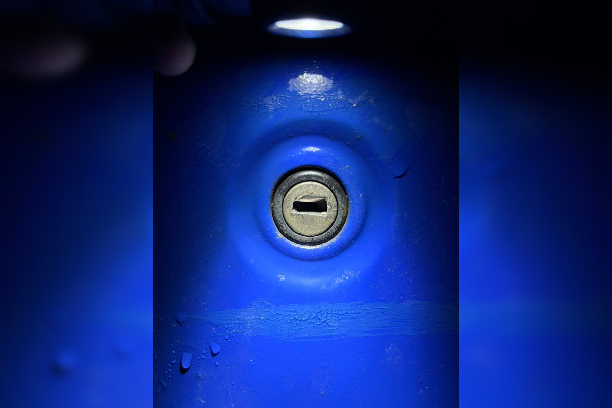 FOTO: Majitelia odparkovaných áut na KVP si najnovšie nachádzajú zničené zámky, foto 2