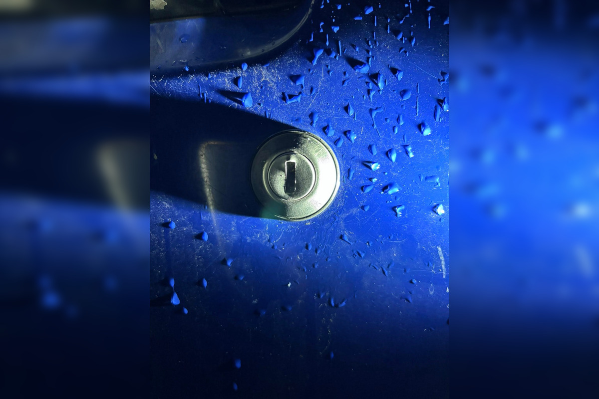 FOTO: Majitelia odparkovaných áut na KVP si najnovšie nachádzajú zničené zámky, foto 3