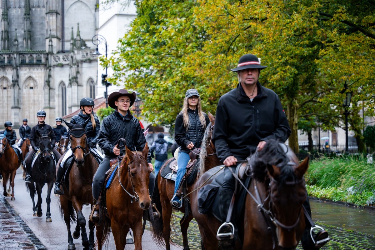 FOTO: Košicami viedol sprievod koní v rámci Hubertovej jazdy, foto 16