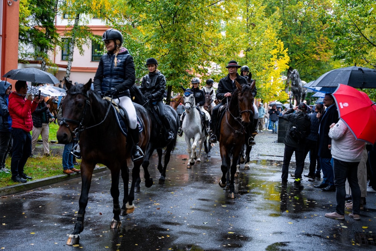 FOTO: Košicami viedol sprievod koní v rámci Hubertovej jazdy, foto 21