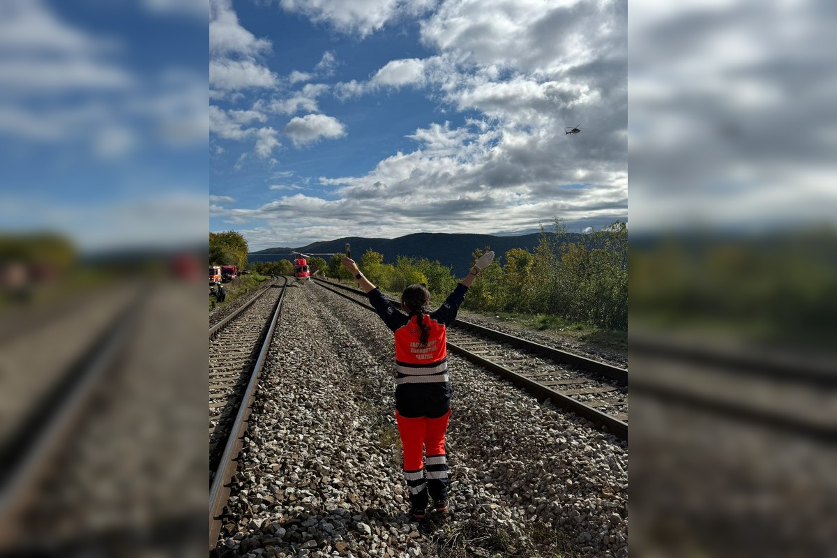 FOTO: Pri zrážke vlakov na východe pomáhal každý, foto 18