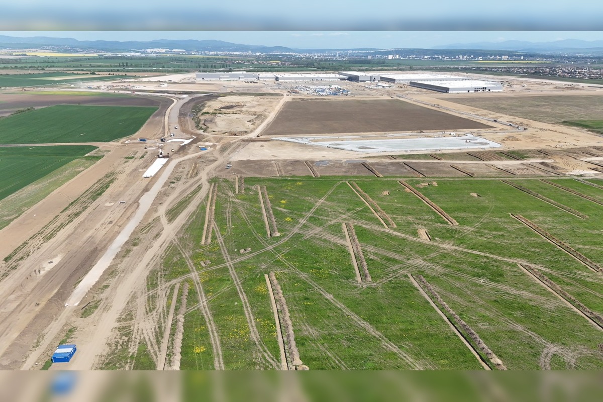 FOTO: Výstavba cestnej infraštruktúry v Priemyselnom parku Valaliky, foto 6