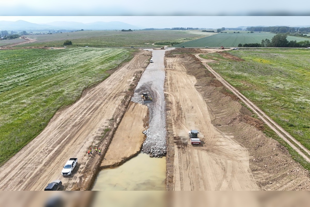 FOTO: Výstavba cestnej infraštruktúry v Priemyselnom parku Valaliky, foto 9