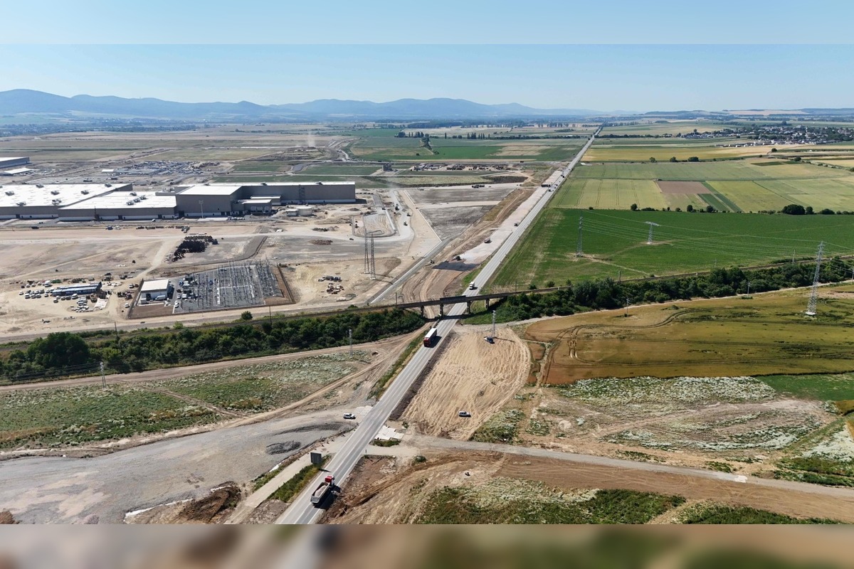 FOTO: Výstavba cestnej infraštruktúry v Priemyselnom parku Valaliky, foto 11