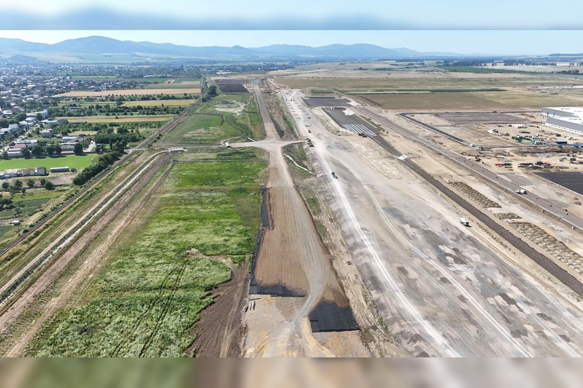 FOTO: Výstavba cestnej infraštruktúry v Priemyselnom parku Valaliky, foto 14