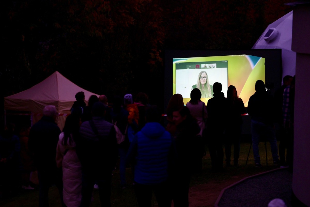 FOTO: Oficiálne otvorenie prvej simulovanej vesmírnej stanice na Slovensku v Rožňave, foto 7
