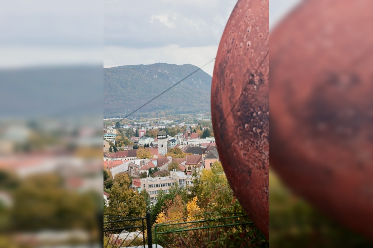 FOTO: Oficiálne otvorenie prvej simulovanej vesmírnej stanice na Slovensku v Rožňave, foto 27