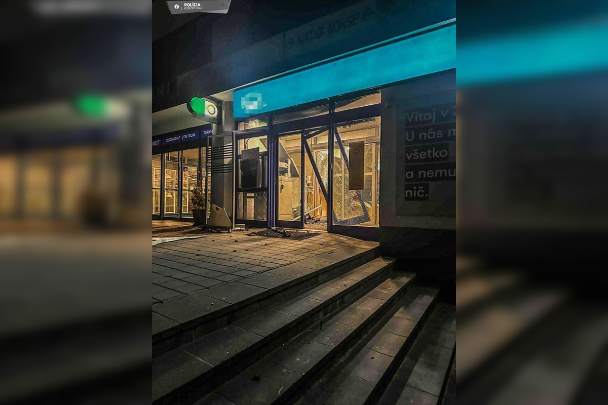 FOTO: Zlodeji sa vkradli do banky na Terase, foto 3
