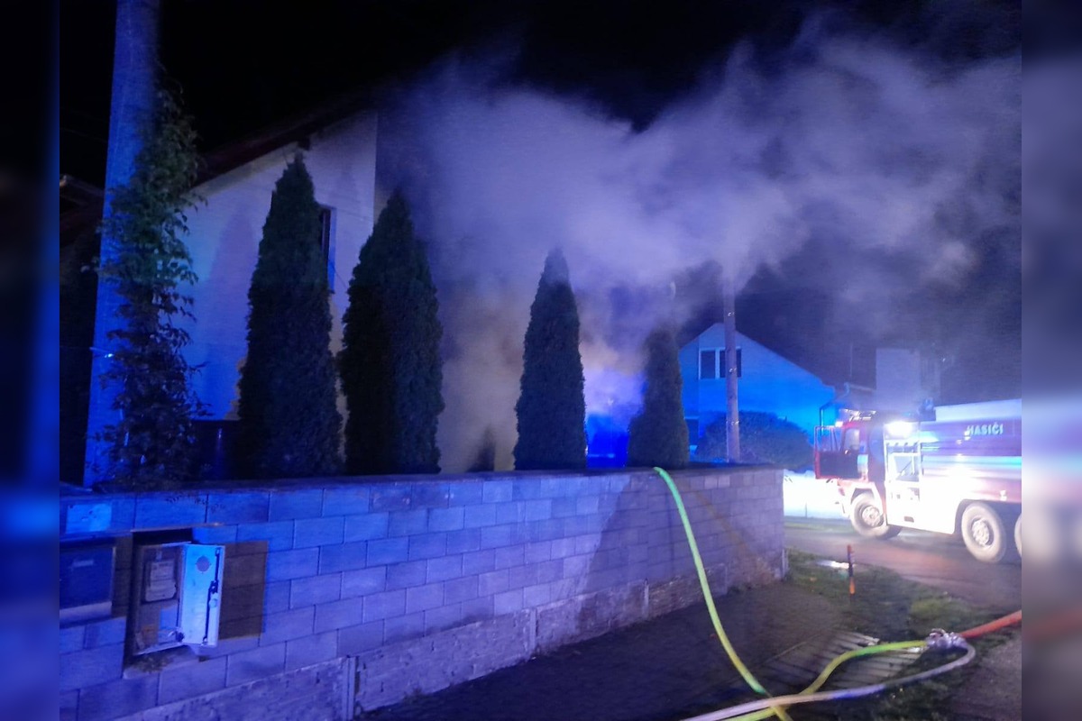 FOTO: Požiar rodinného domu v Zemplínskej Teplici, foto 2