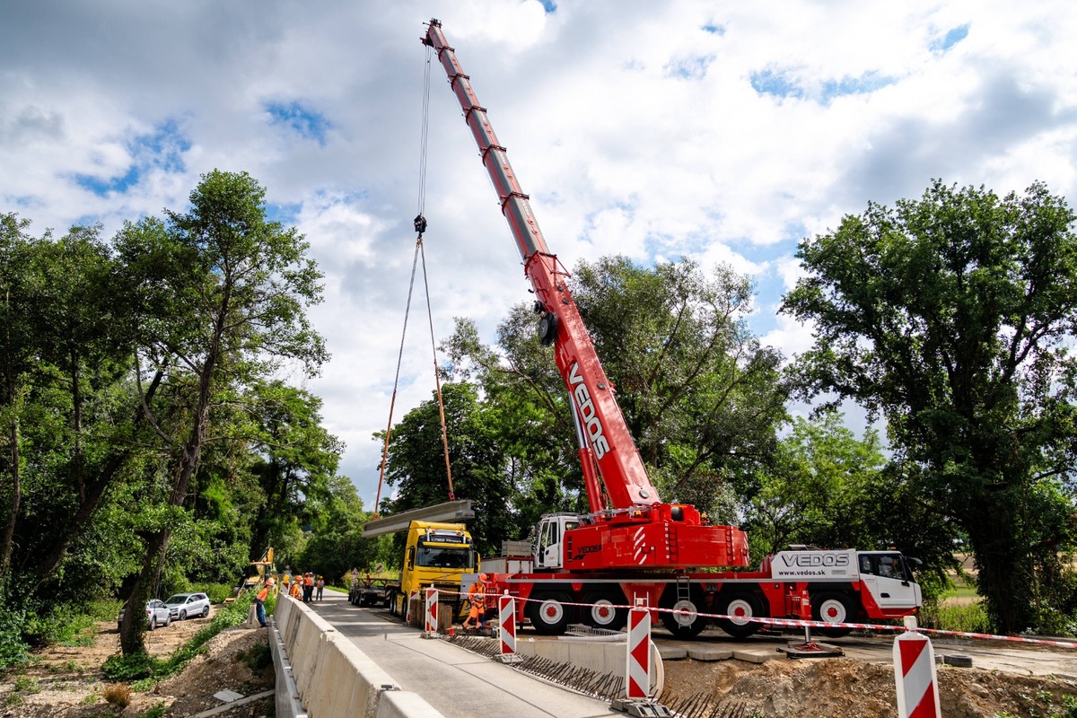 FOTO: Po necelom roku dokončili opravu mosta pri obci Debraď, foto 3